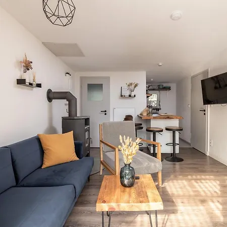 Appartement Am Grimnitzsee Gemutliches Tiny House Bungalow Mit Sauna Und Kamin *