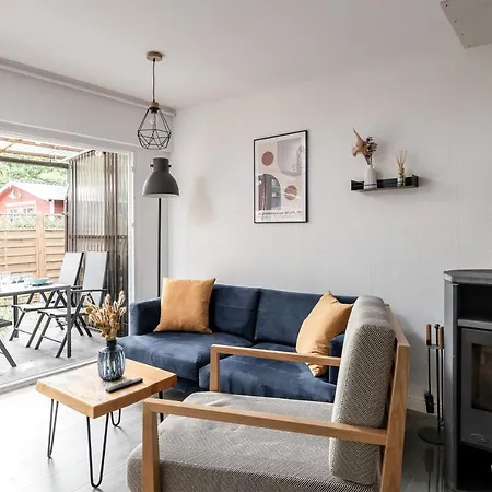 Appartement Am Grimnitzsee Gemutliches Tiny House Bungalow Mit Sauna Und Kamin